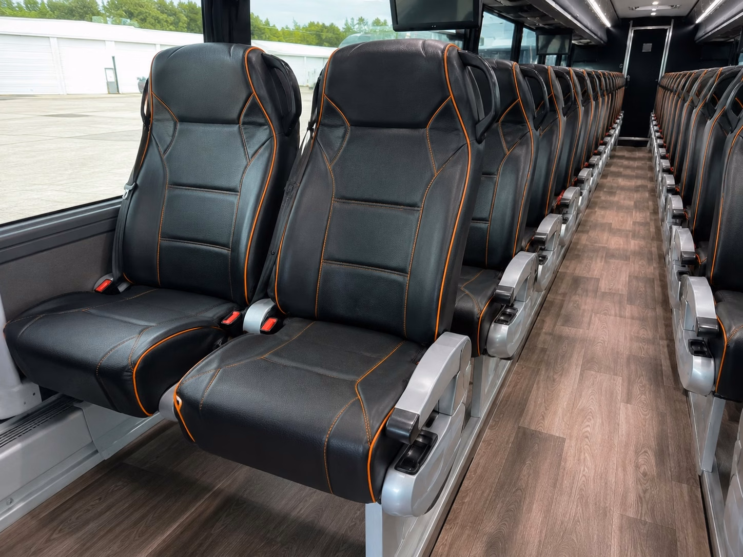 guest shuttles between lakewood hotels and wedding venues are easy to arrange